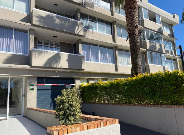 To Let 2 Bedroom Property for Rent in Green Point Western Cape